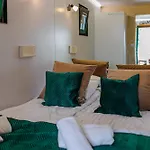 דירה Herbals - Tree&Lake Houses With Bath, Sauna - Price Includes Attractions Worth Over 2000 Pln מיילנו