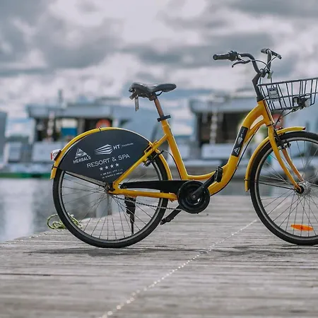 Herbals - Tree&lake With Bath, Sauna, Bikes, Motorboat Daire