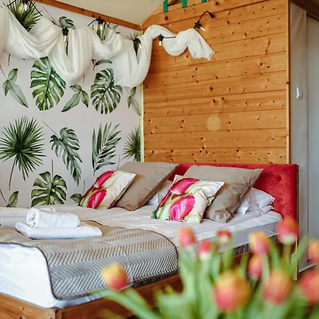 Herbals - Tree&lake With Bath, Sauna, Bikes, Motorboat Apartment