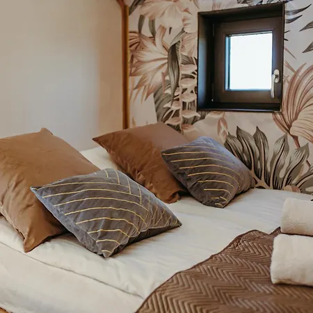 Herbals - Tree&lake With Bath, Sauna, Bikes, Motorboat Appartement