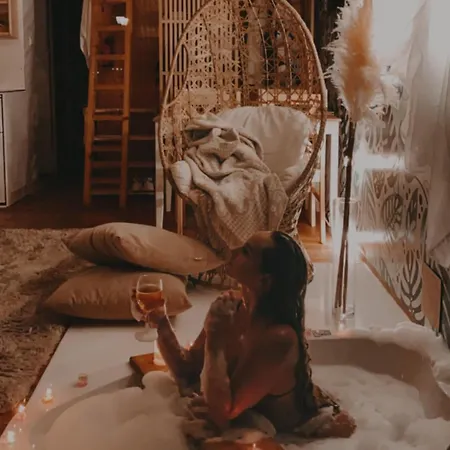 Herbals - Tree&lake With Bath, Sauna, Bikes, Motorboat Daire