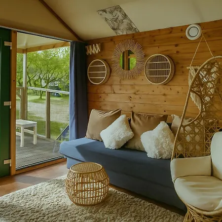 Herbals - Tree&lake With Bath, Sauna, Bikes, Motorboat *