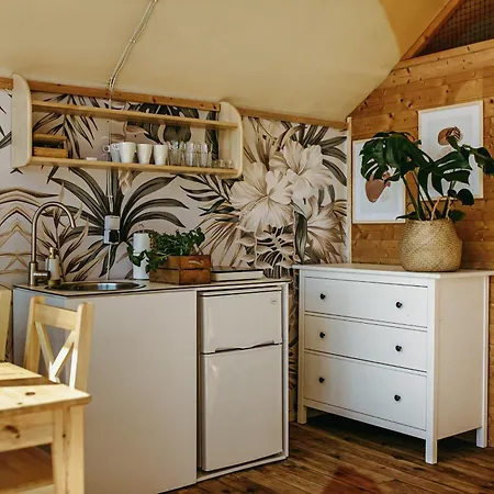 Herbals Glamping - Nad Jeziorem I Morzem Apartment *