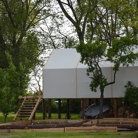 Daire Herbals - Tree&lake With Bath, Sauna, Bikes, Motorboat *