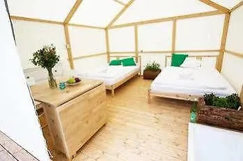 דירה Herbals - Tree&lake With Bath, Sauna, Bikes, Motorboat *