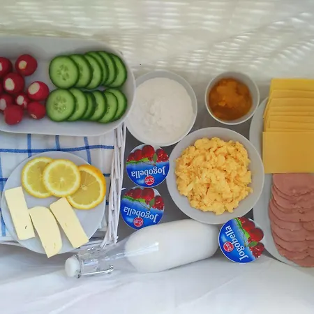 Daire Herbals - Tree&lake With Bath, Sauna, Bikes, Motorboat