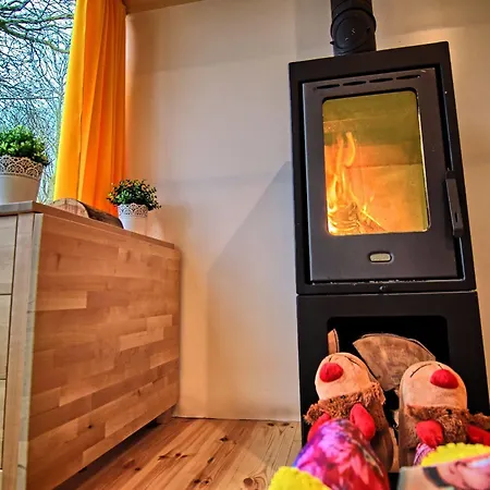 Herbals - Tree&lake With Bath, Sauna, Bikes, Motorboat דירה